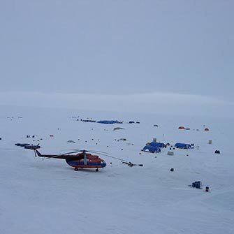 640px-Ice_camp_Barneo2